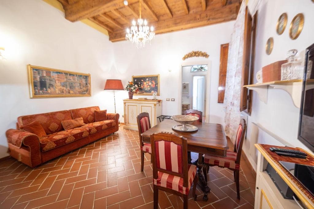 Authentic Florentine Interiors